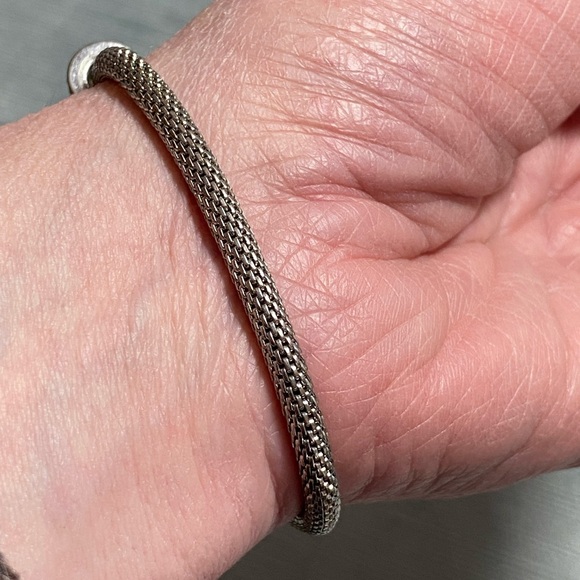 Macy’s mesh stretch bracelet with silver tone, rhinestones, floating beads EUC - Picture 6 of 9